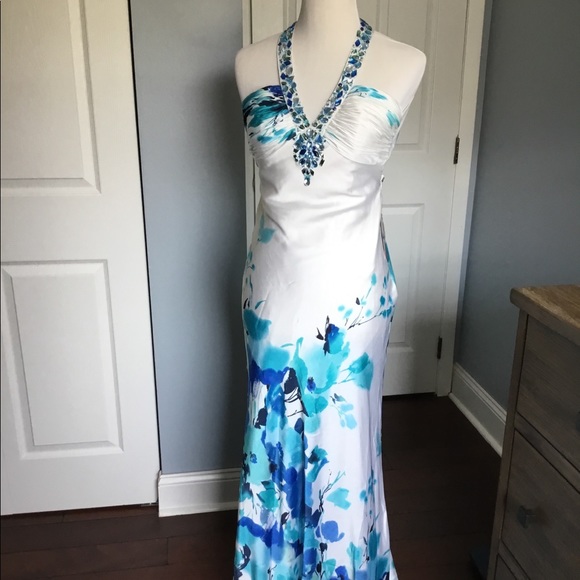 Morgan & Co. Dresses & Skirts - Stunning BodyCon Backless, Halter Prom NEW W TAGS